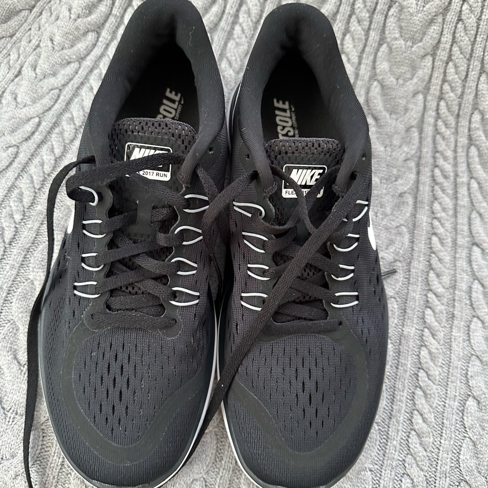 Nike women’s shoes 
Size 8.5